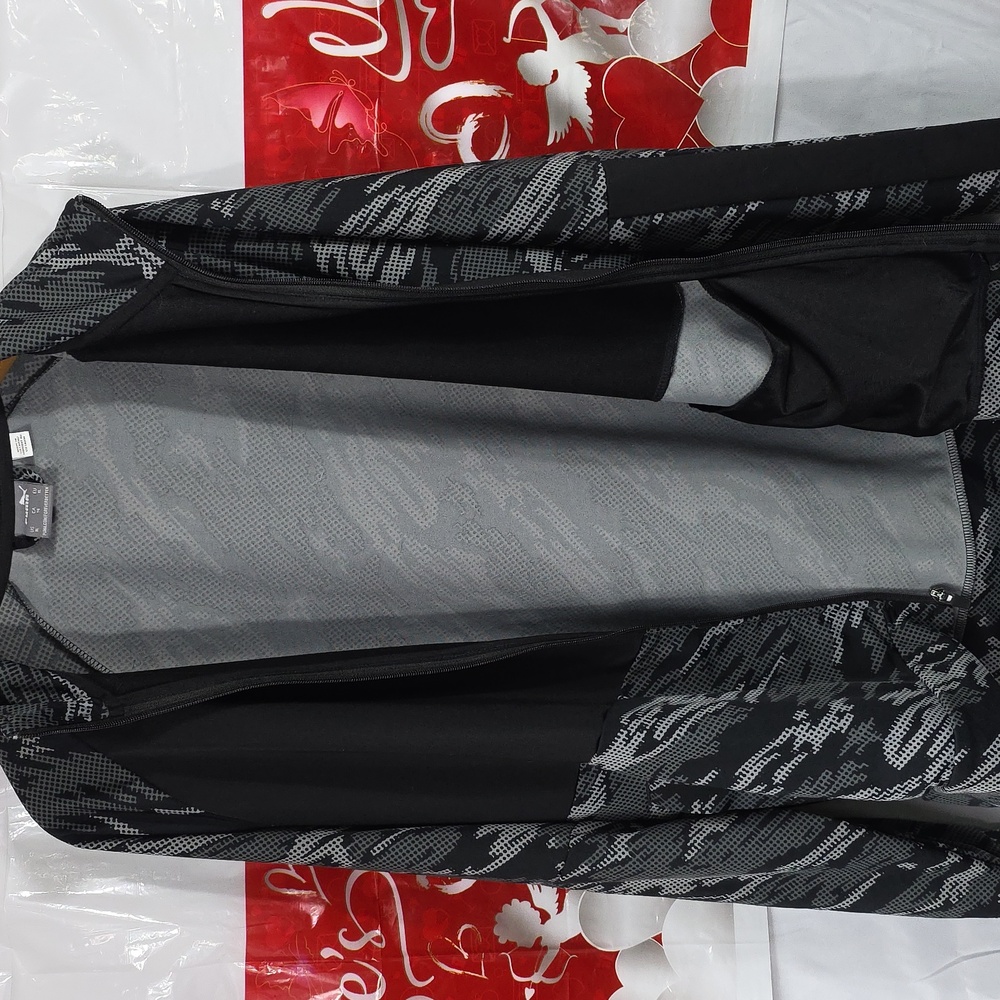 Puma Men's Black and Patterned Windbreaker XL (M12) - Picture 5 of 5